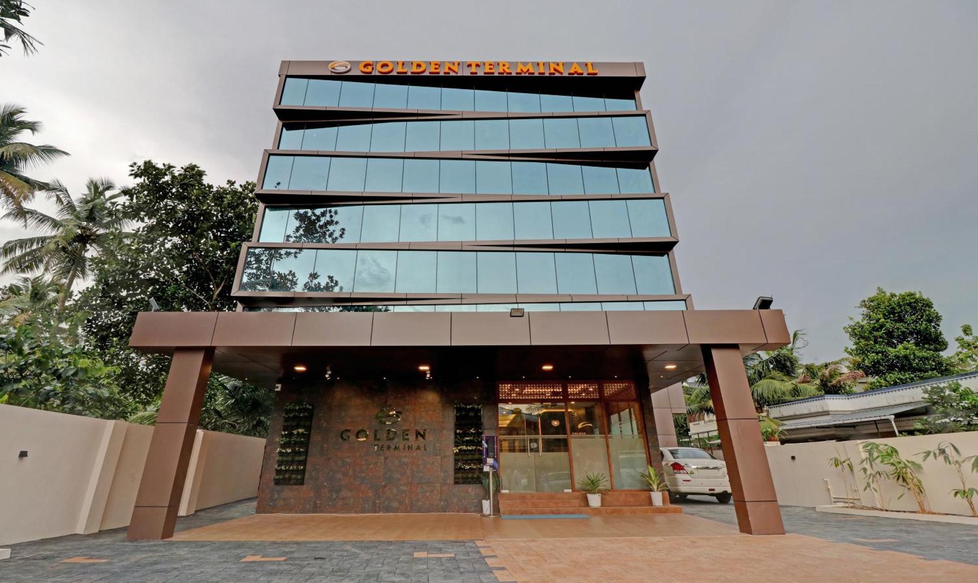 Hotel Treebo Golden Terminal, Kochi Airport Zewnętrze zdjęcie