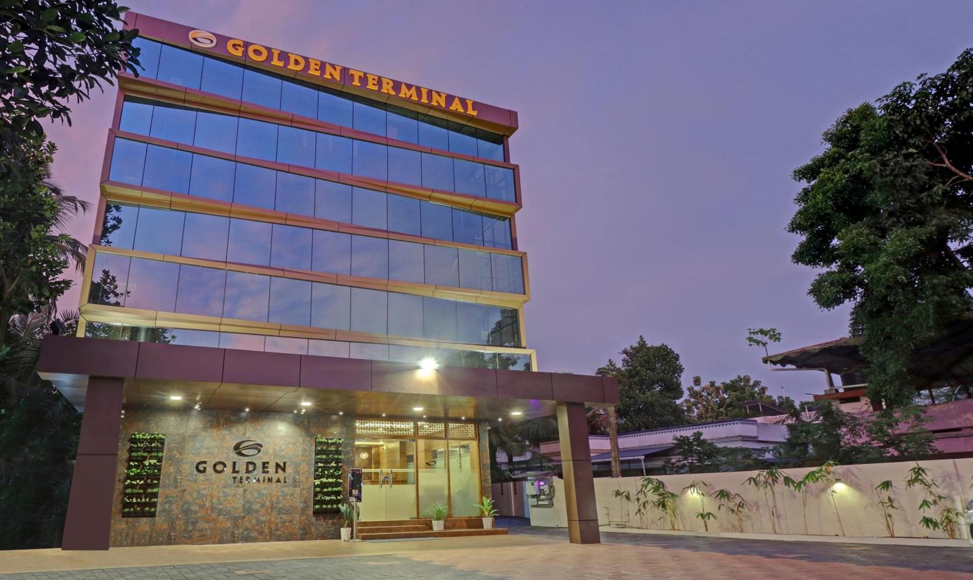 Hotel Treebo Golden Terminal, Kochi Airport Zewnętrze zdjęcie
