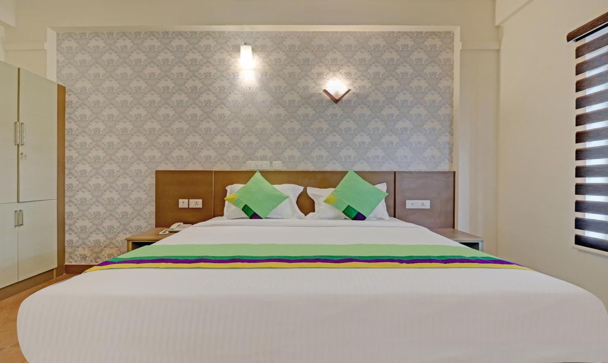 Hotel Treebo Golden Terminal, Kochi Airport Zewnętrze zdjęcie