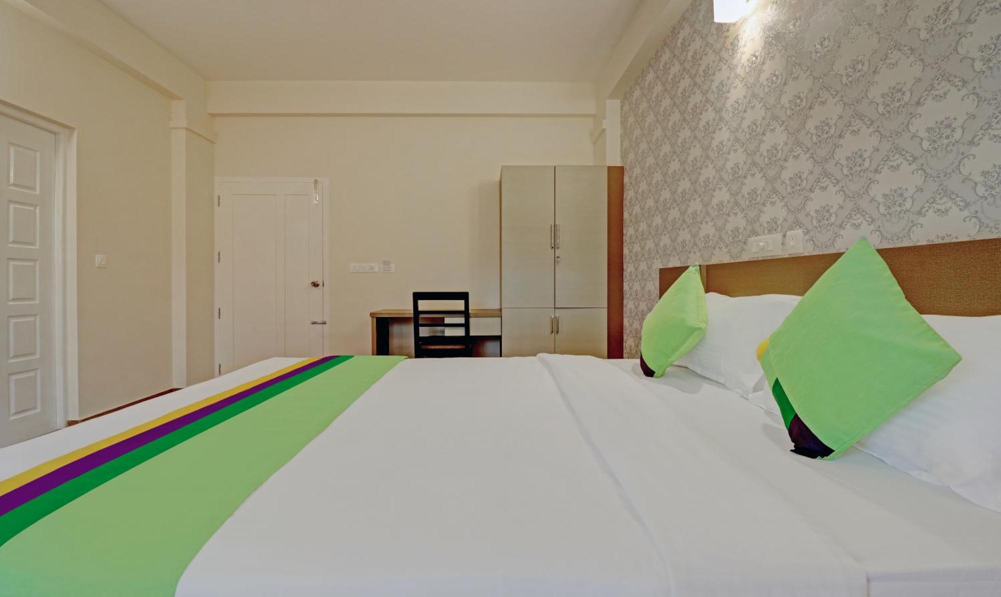 Hotel Treebo Golden Terminal, Kochi Airport Zewnętrze zdjęcie